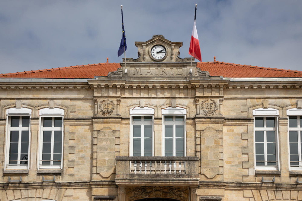 Toute destruction non autorisée d’archives publiques constitue un délit (Freepik Premium / sylv1rob1) Elections-municipales-2026-rappel-archives-communales