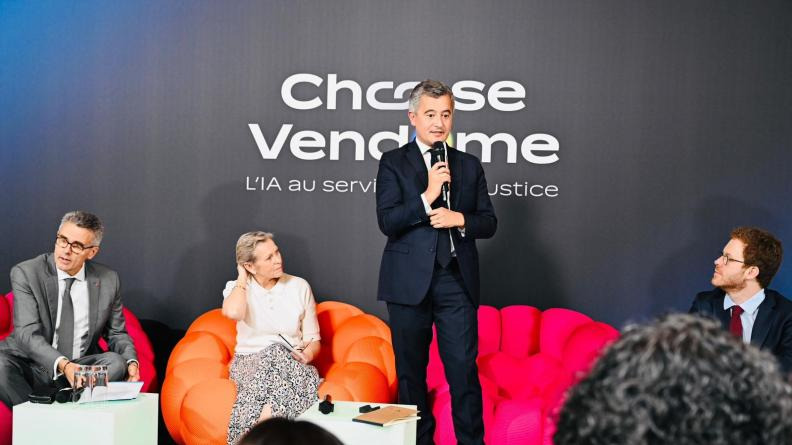 Gérald Darmanin lors de l’événement «Choose Vendôme» (© François Daburon/ministère de la Justice) Affaire-Lyhanna-Gerald-Darmanin-promet-zero-papier-dans-six-mois
