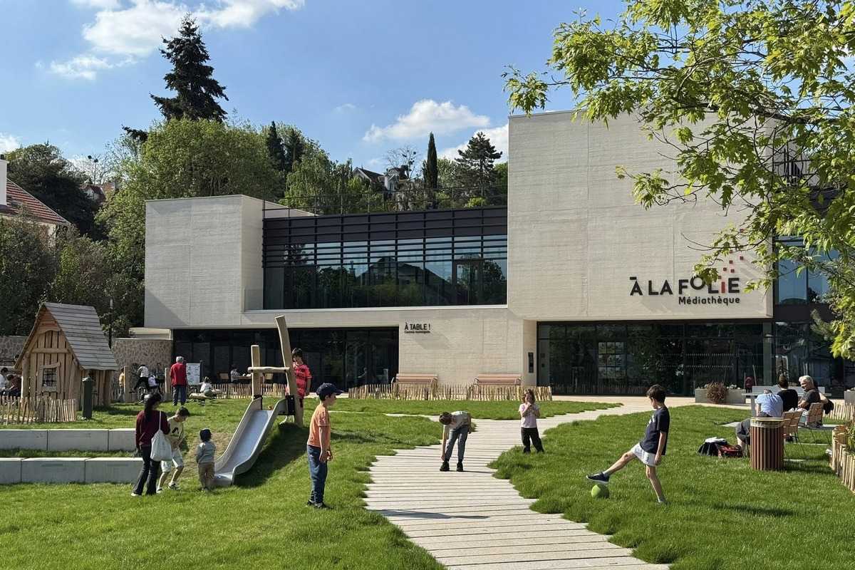 Médiathèque À la folie de Vaucresson. (Ville de Vaucresson) nouveaux-services-nouvelle-identite-bibliotheques
