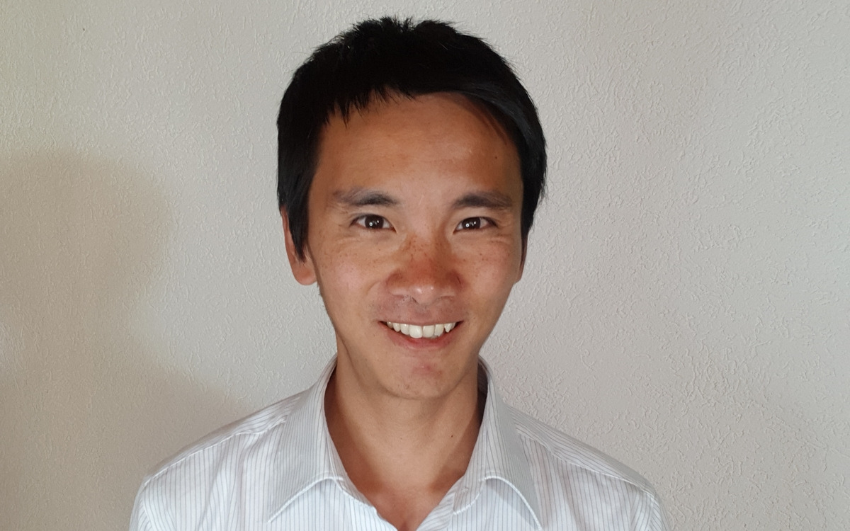"Il faut imaginer l’IA agentique comme une tierce personne à qui vous confiez votre téléphone ou votre ordinateur", Lê Nguyên Hoang, directeur exécutif de l’association Tournesol et auteur de "Demain, l’IA aux commandes". (DR) ia-agentique-cybersecurite-droits-acces