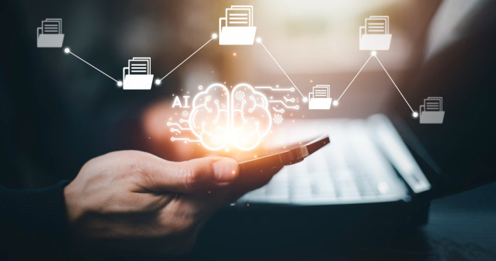 Chez Bouygues Construction, l’intelligence artificielle est expérimentée pour automatiser la classification des documents, mieux exploiter les fonds et renforcer la gouvernance de l’archivage. (Samjab138/Magnific) intelligence-artificielle-archivage-classification-documents