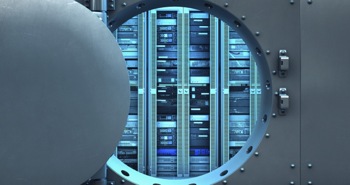 photographie-coffre-fort-bleu-qui-souvre