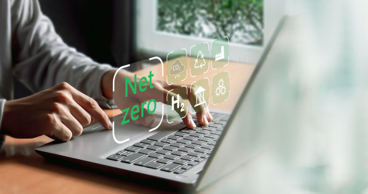 Un ordinateur affichant "net zero"