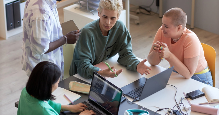 Jamespot annonce le rachat de SafeBrain, une start-up spécialisée dans l'IA de confiance. (Anna Tolipova/Freepik) rachat-jamespot-safebrain-ia-digital-workplace