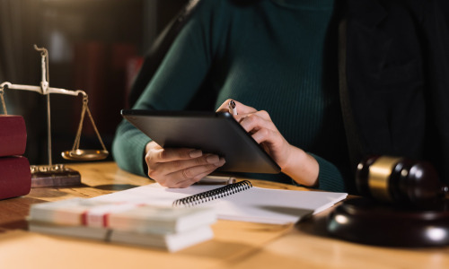 Information-juridique-LexisNexis-integre-Mistral-plateforme-juridique