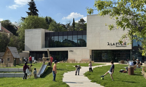 Médiathèque À la folie de Vaucresson. (Ville de Vaucresson) nouveaux-services-nouvelle-identite-bibliotheques