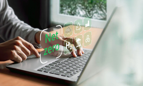 Un ordinateur affichant "net zero"