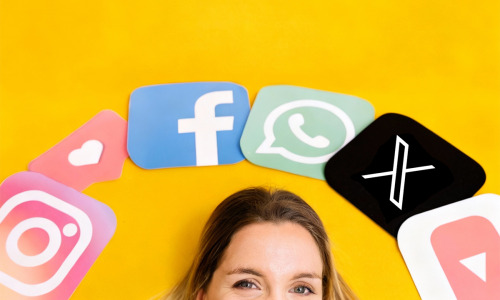 En France, les entreprises n’ont aucune obligation légale d’archiver les messages qu’elles publient sur les réseaux sociaux. (Freepik) archivage-reseaux-sociaux-patrimoine-entreprise