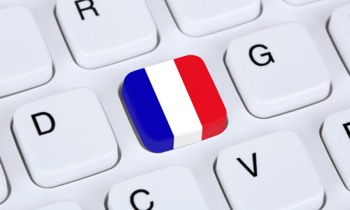 L'État mise de plus en plus sur des solutions numériques souveraines pour sortir de sa dépendance extra-européennes. (Mark Mainka/Freepik) souverainete-numerique-solutions-gouvernement