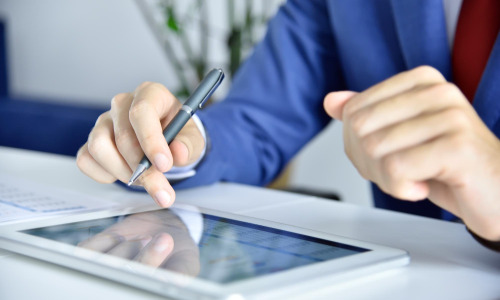 Yousign-integre-signature-electronique-assistants-IA