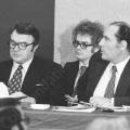 Pierre Mauroy, Lionel Jospin, François Mitterrand lors du Congrès extraordinaire du PS à Bagnolet en 1973 (Monique et Pierre Guéna / Fondation Jean-Jaurès) acces-inventaires-archives-politiques-Lionel-Jospin