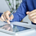 Yousign-integre-signature-electronique-assistants-IA