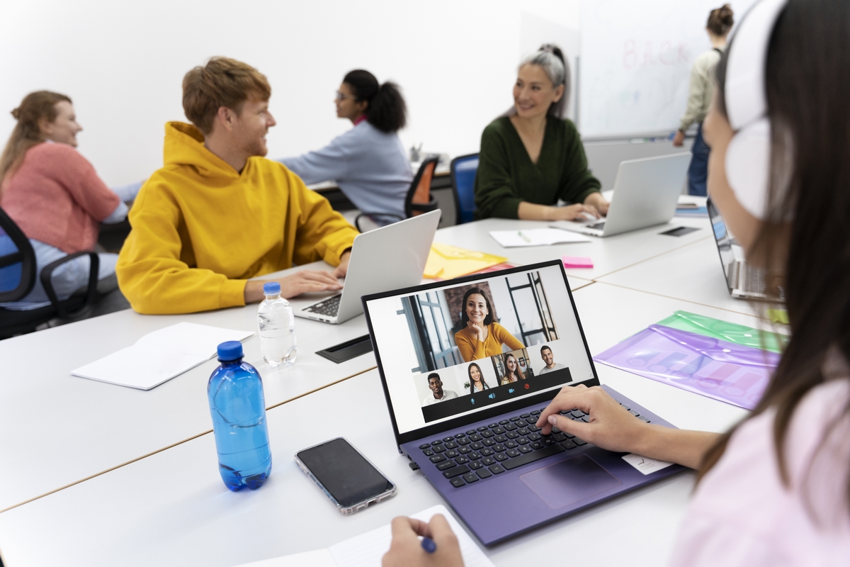 Des cours en ligne et webinaires gratuits pour les pros de l’info